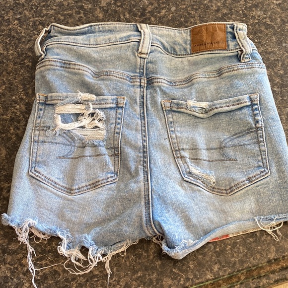 American eagle light wash Jean shorts - Picture 2 of 4